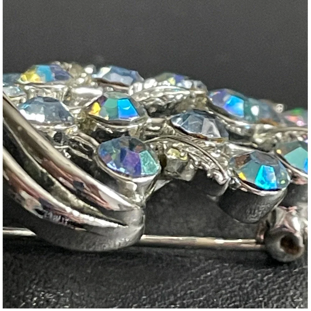 Vintage LISNER Rhinestone Brooch AB Aurora Borealis Silver Tone Blue Pin‎ Signed